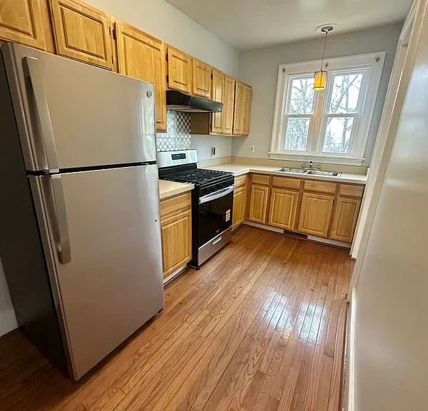 15-17 Westlake Ave #17 — Photo 3