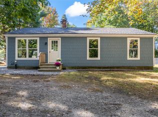 27 Ivanhoe Dr, Topsham, ME 04086