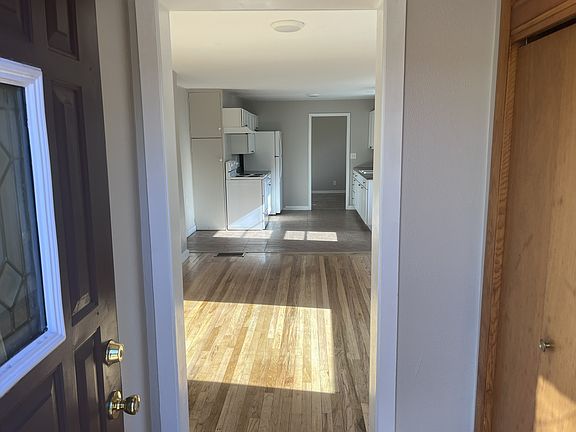 Foyer with ample storage on the right side.