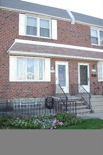 1st image of 2108 Devereaux Ave
