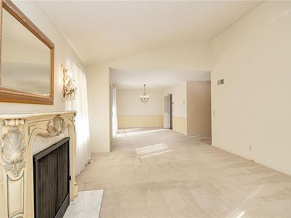 5th image of 4216 Country Ln