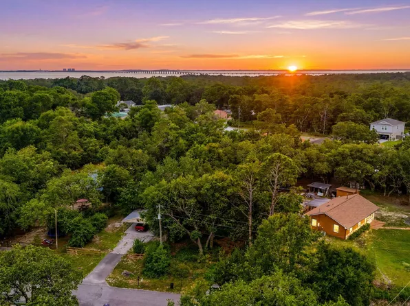 16 Crestview St, Niceville, FL 32578