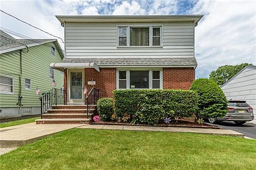 1st image of 44 Parkway W