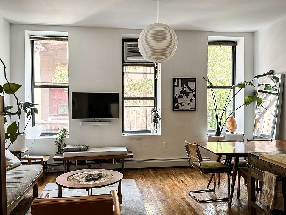 1st image of 7 Oliver St APT 1