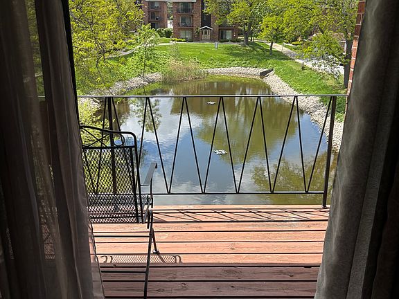 4th image of 15734 Lake Dr #Oak