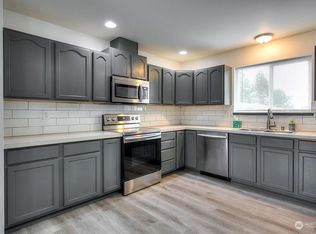 1015 Lincoln St #A, Hoquiam, WA 98550