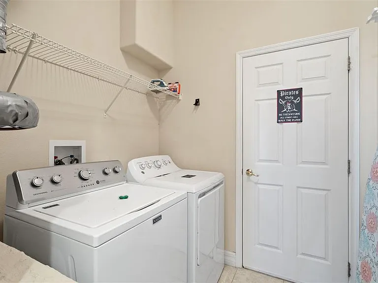 7939 Sea Pearl Cir — Photo 33