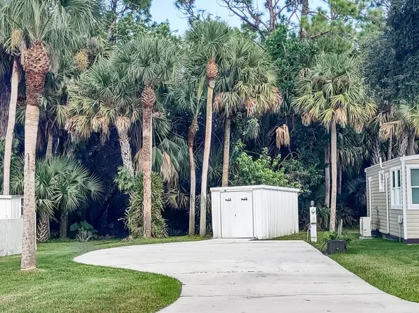 429 Oak Cove Rd, Titusville, FL 32780