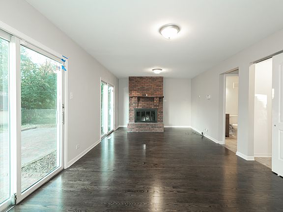 5th image of 1106 E 159th Pl