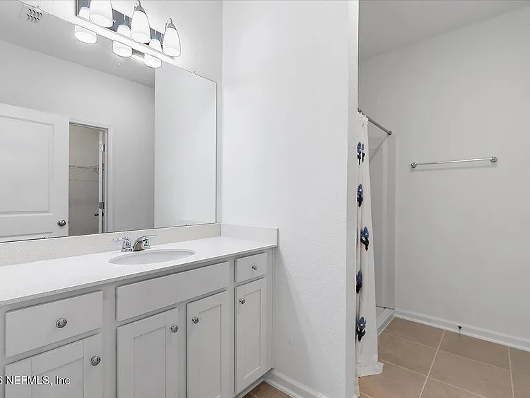 14220 Epply Dr — Photo 5