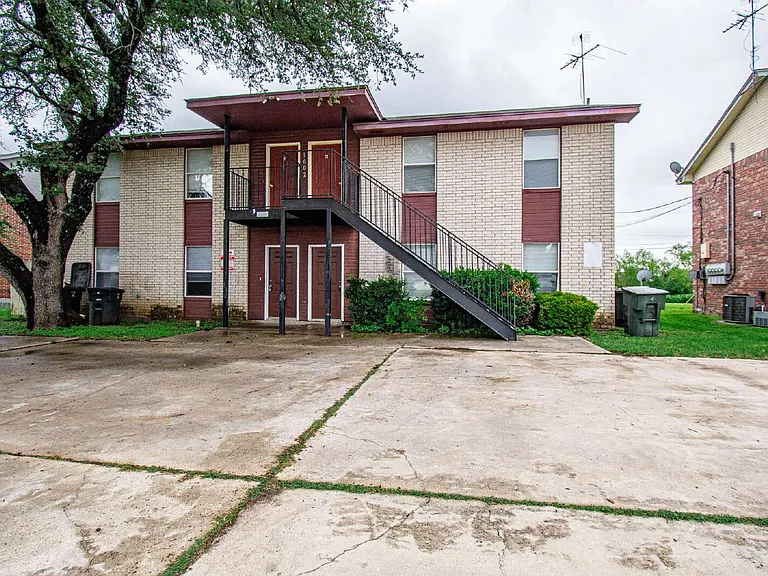 1602 Benttree Dr #A — Photo 1