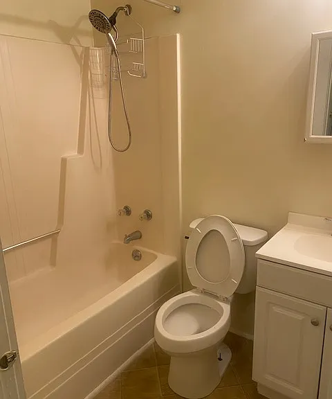 433 Warren St #8 — Photo 6