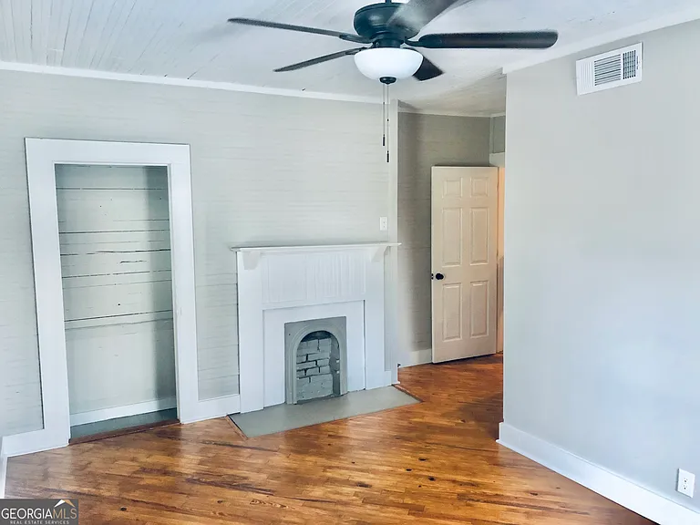 702 Radford St #B — Photo 6