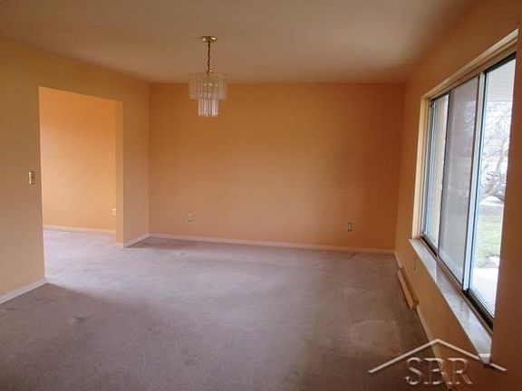 3rd image of 3136 Columbine Dr
