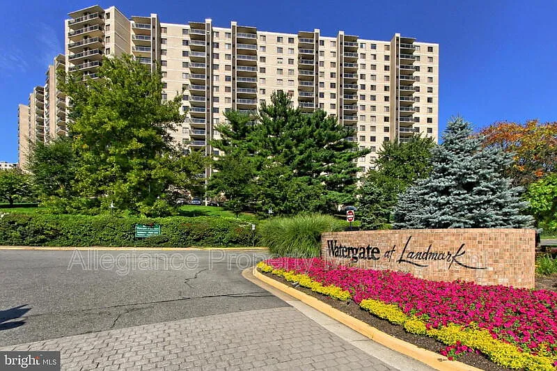 2 bed, 1.5 bath, 1064 sqft, $2,700 — Photo 1