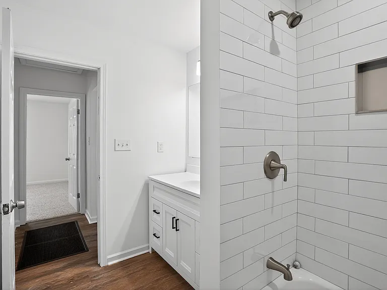 1276 Womack Ave — Photo 2