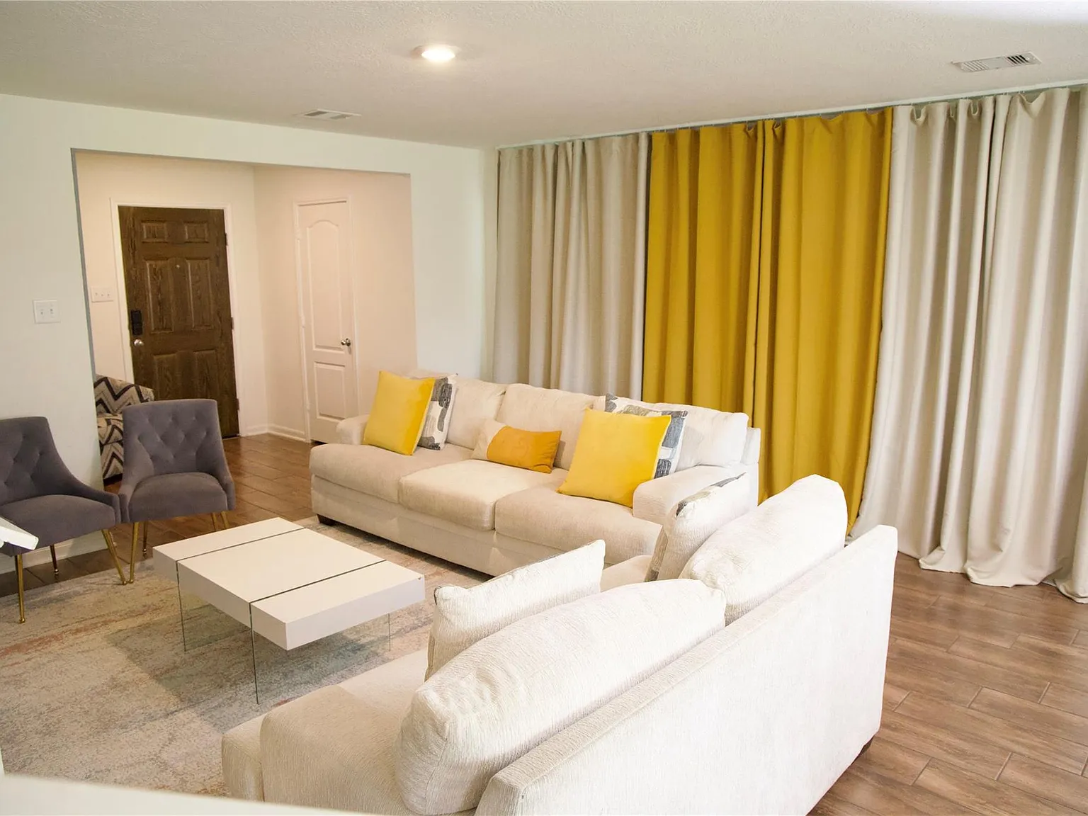 3 bed, 2.5 bath, 2237 sqft, $2,300 — Photo 4