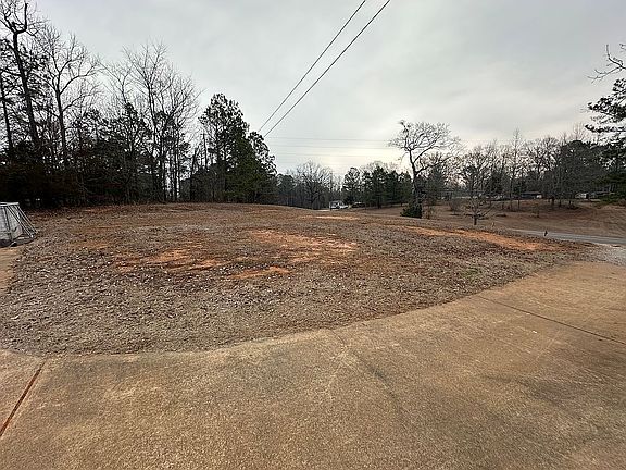 4th image of 6405 Coosa County Road 49