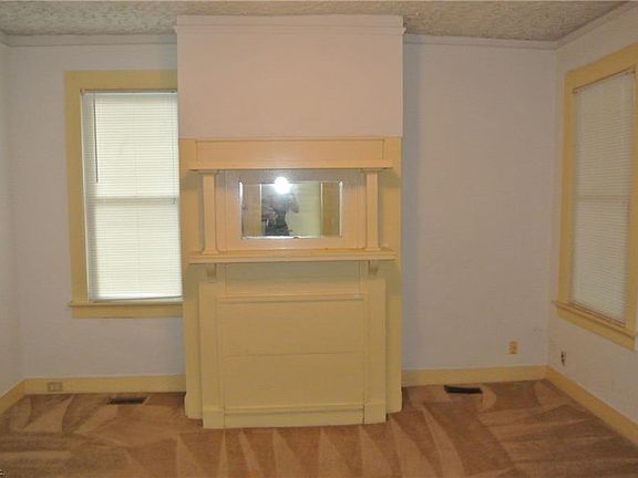 4th image of 1531 W 42nd St