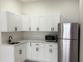 16147 SW 66th Ter, Miami, FL