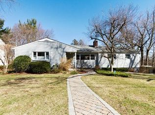 24 Bowbell Rd, White Plains, NY 10607