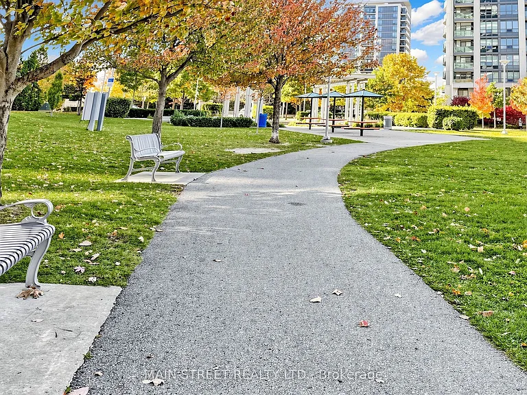 7900 Bathurst St #228 — Photo 27