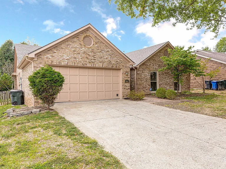 4661 Saron Dr — Photo 3