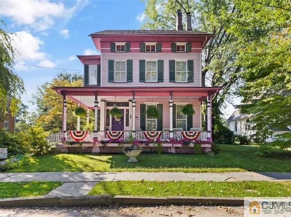 422 3rd St, Belvidere, NJ 07823