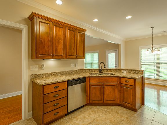 Fantastic kitchen.