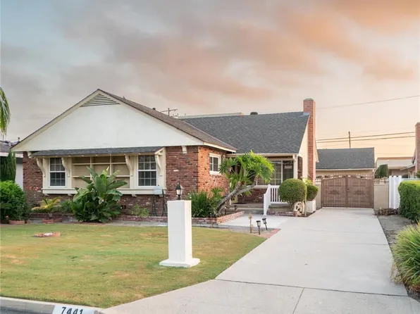 7441 Irwingrove Dr, Downey, CA 90241