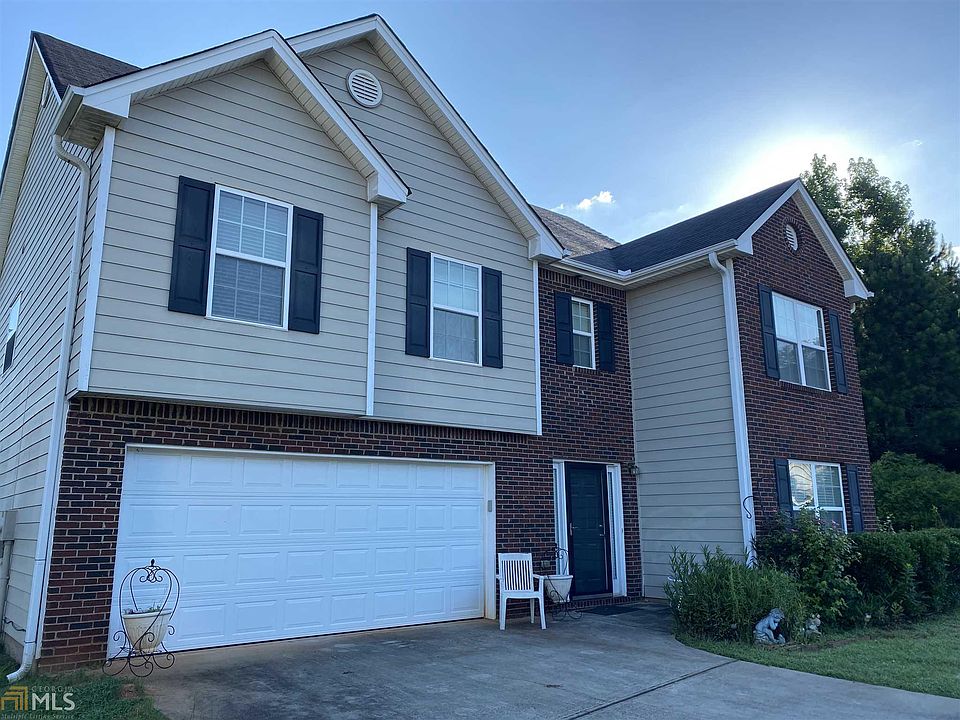 2nd image of 233 Sableshire Way