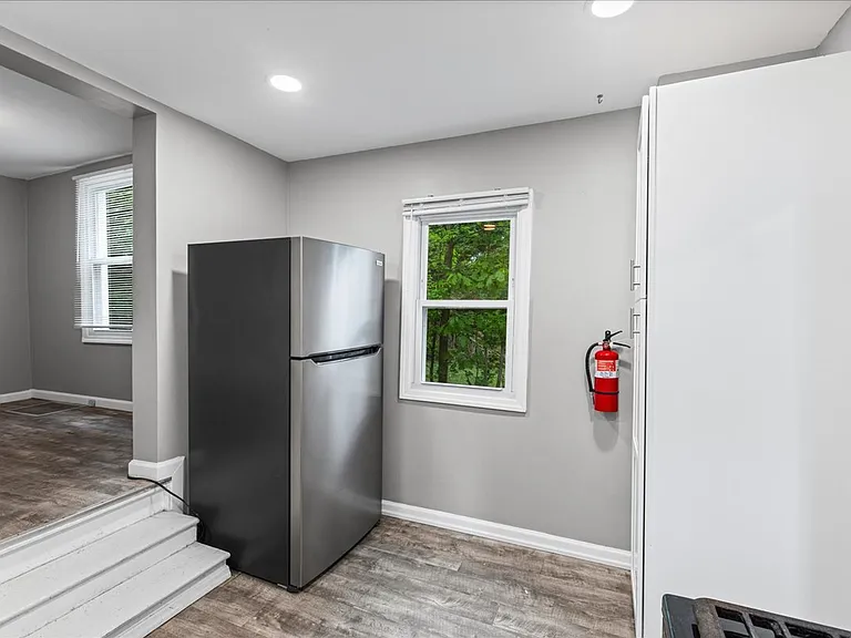 675 Main St #2 — Photo 10