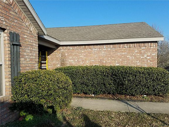 2nd image of 711 E Bonnie Ln