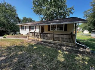 4200 NW Apache Trl, Topeka, KS 66618