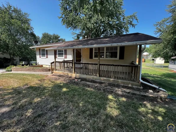 4200 NW Apache Trl, Topeka, KS 66618