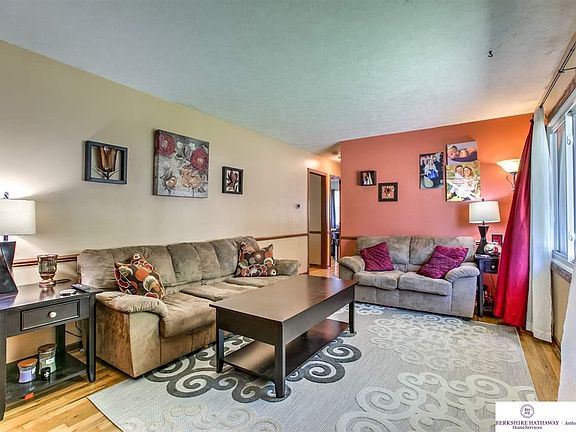 5th image of 3506 S 130th St
