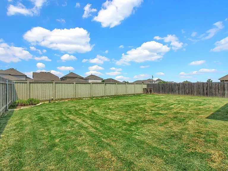 205 Calera St — Photo 30