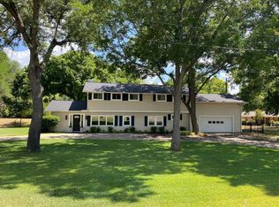 1009 Country Club Rd, Ennis, TX 75119