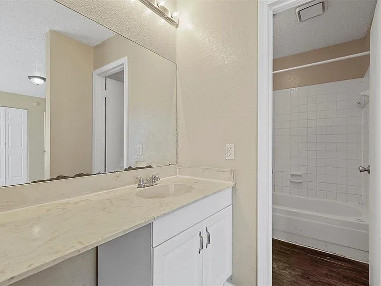 10311 Tamworth Dr — Photo 35