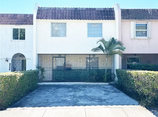 5772 SW 74th Ter, South Miami, FL 33143