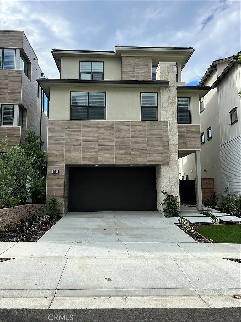 4 bed, 5.0 bath, 3037 sqft, $7,850 — Photo 1