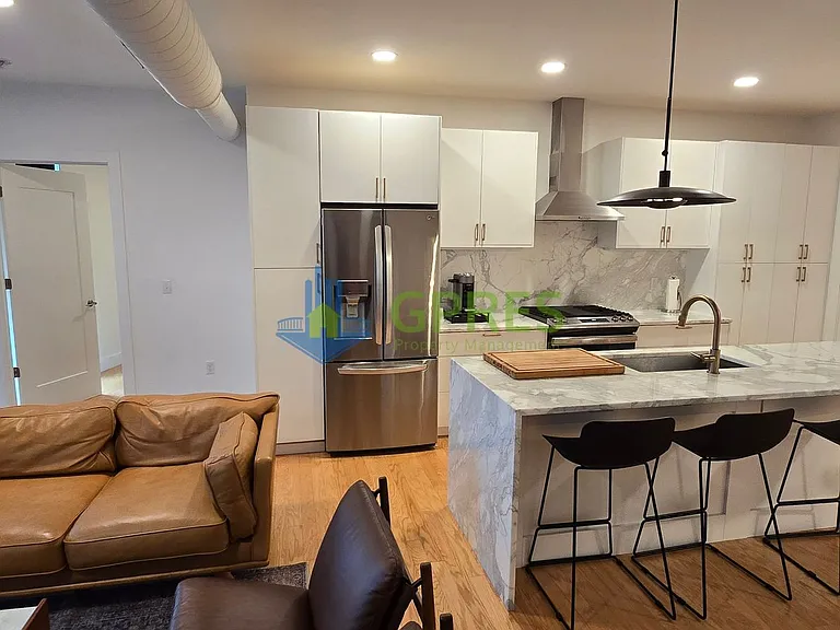 3725 Butler St — Photo 8