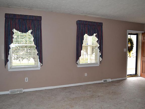 3rd image of 1120 Kemper Road Ext