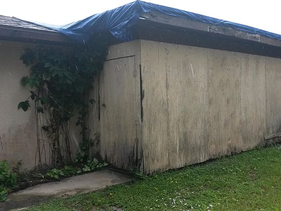 4th image of 1125 SE Petunia Avenue