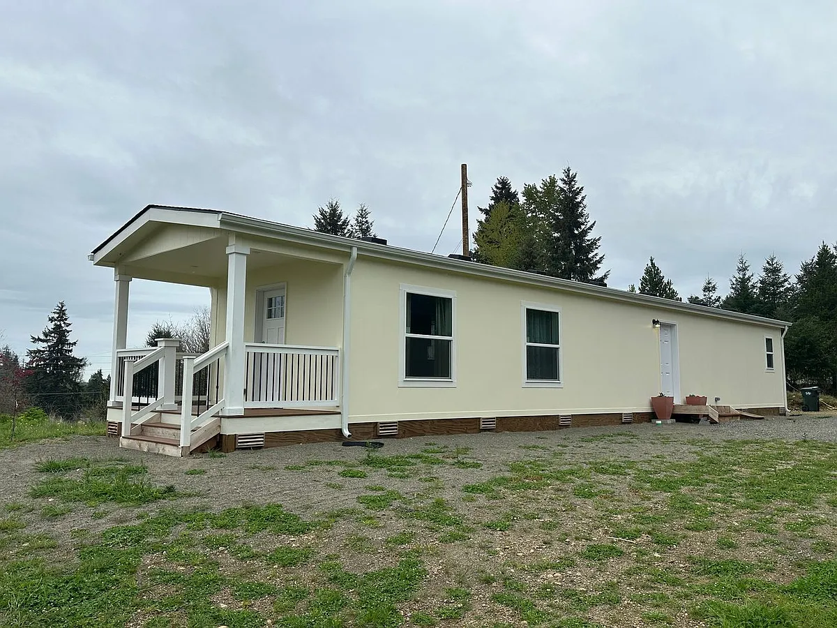 Building Photo - 11925 Hillcrest Dr SE
