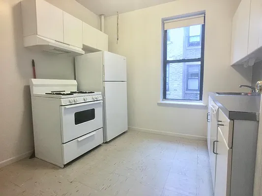 Rented by Sovereign Associates | media 6