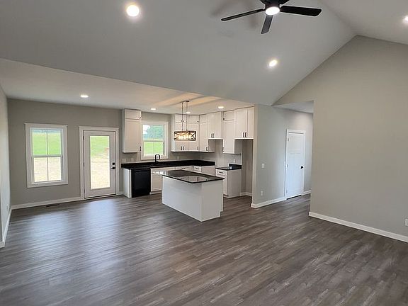 5th image of 3020 Ditty Rd