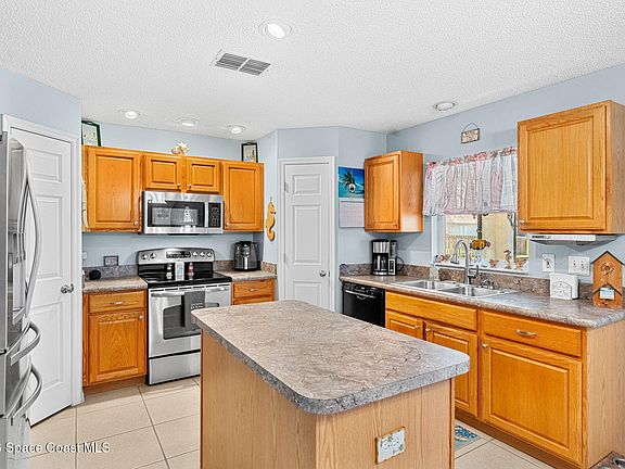 5th image of 256 McClain Dr