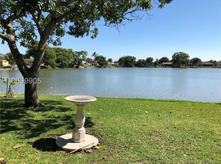 8640 NW 7th Ct, Hollywood, FL 33024