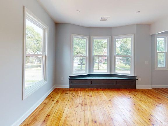 4th image of 544 Whitney Ave #2F